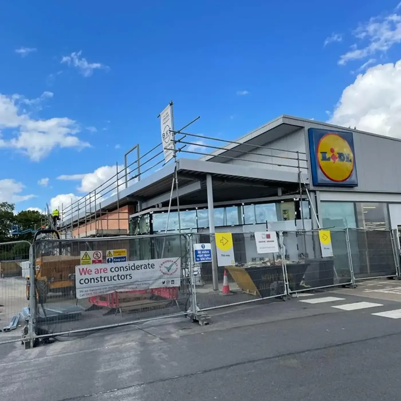 Cladding For Store Cladding Systems Explained: What’s Best for Industrial vs Retail Units ...